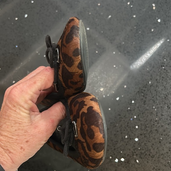 EUC Coach Cheetah Flats - Picture 6 of 7